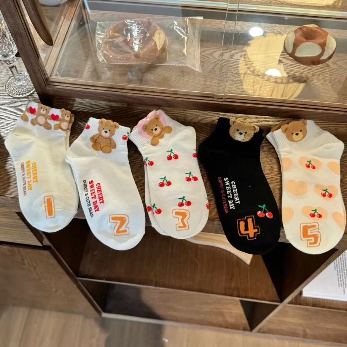 Trendy Women's Short Sock Set - Soft Cotton, Perfect Fit, Featuring Sweet Cartoon Bears Ideal for Seasonal Layering