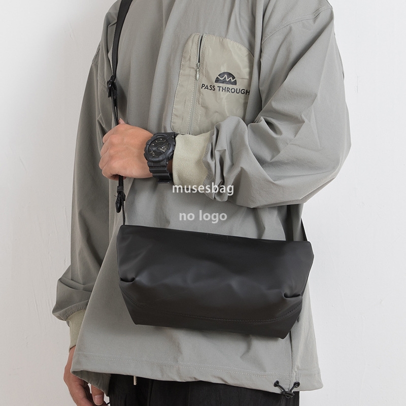 Korean fashion men's and women's crossbody bag casual personality ins shoulder bag trend small body bag out of the street crossbody dumpling