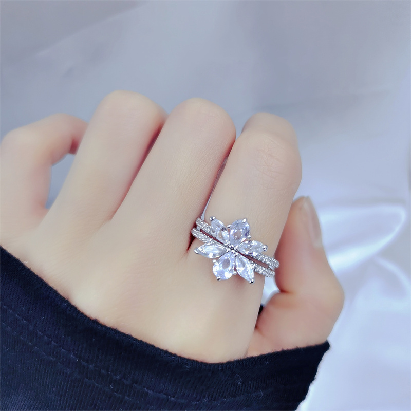 Love ring sparkling zirconium petal female engagement wedding ring fashion diamond temperament pair ring bracelet jewelry female suitable for any occa