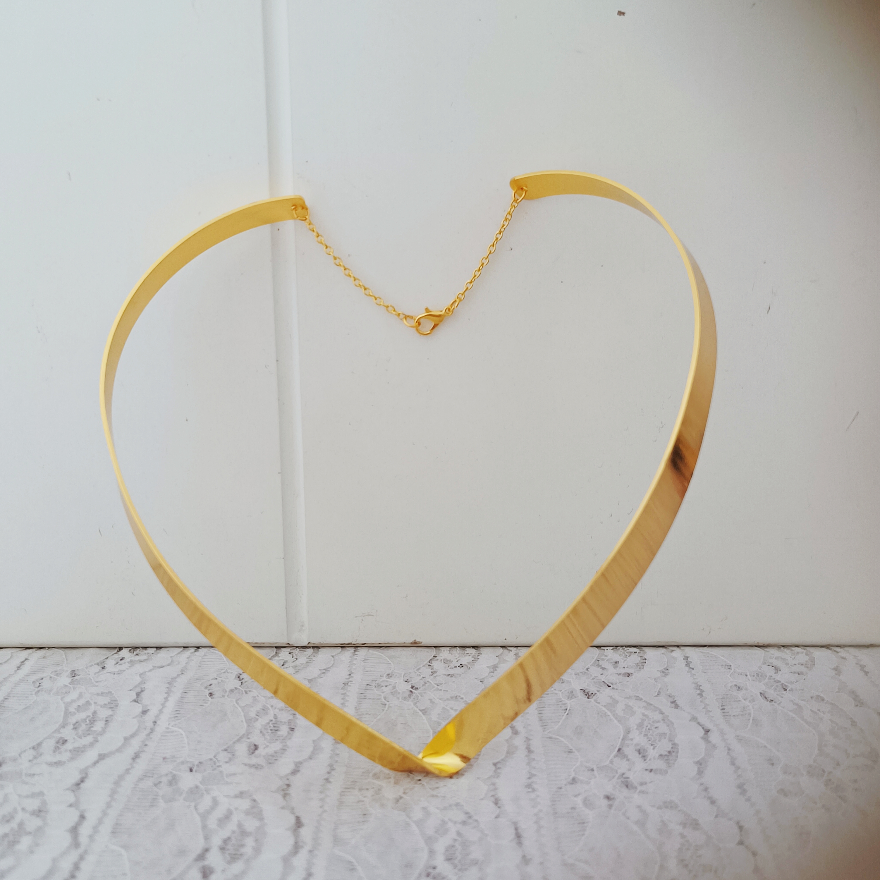 Exaggerated hollow necklaces, metal leaf necklaces, women's Amazon popular necklaces