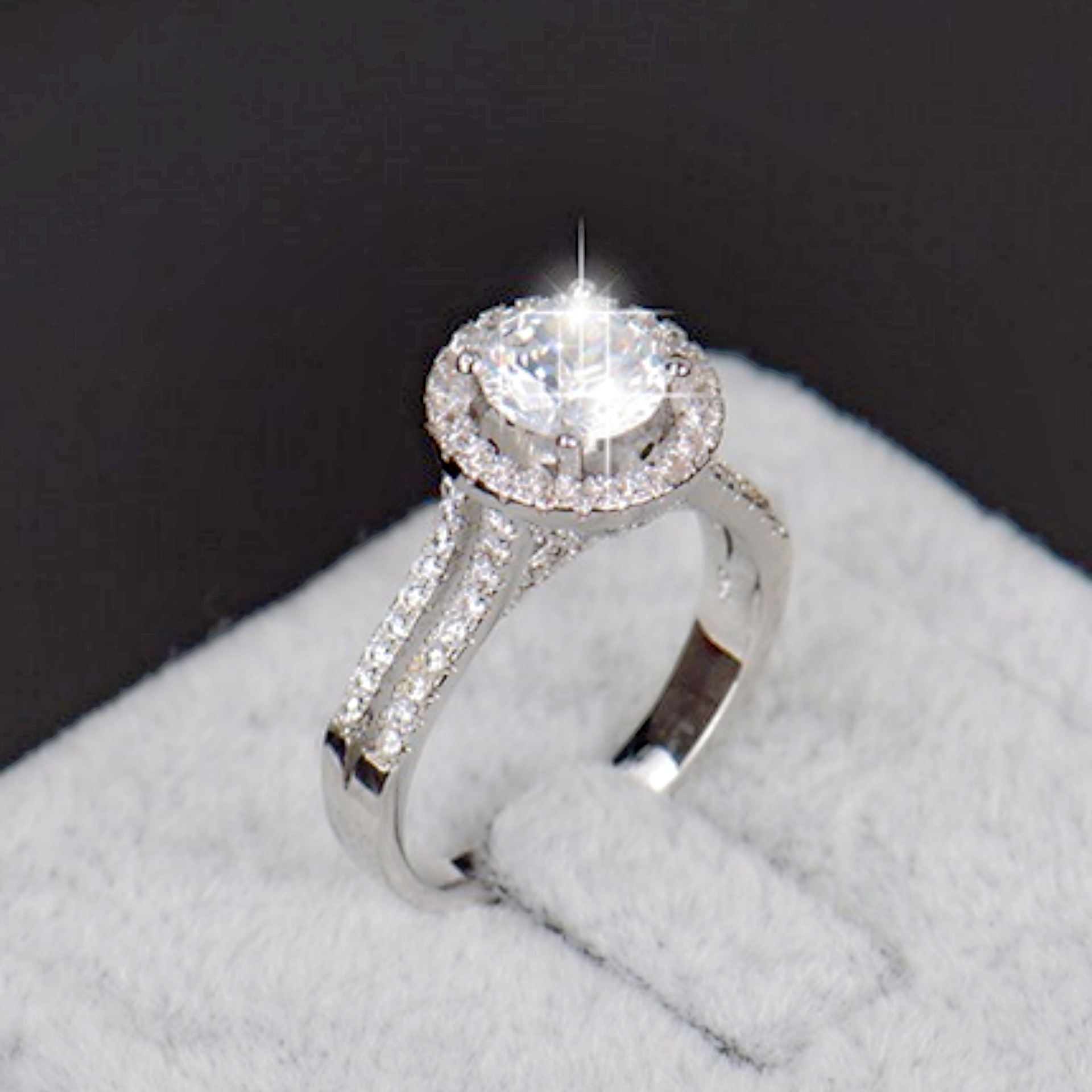 Sterg Sier Round Cut White Moissanite Eternity Wedding Ring for Women