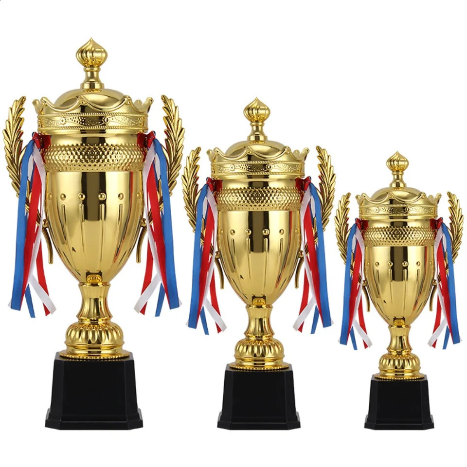 Metal Model Gold Trophy Awards Crown with Lid Small Prize Cup Competition Soccer Sports Games Winner Award Trophy Toy 240806