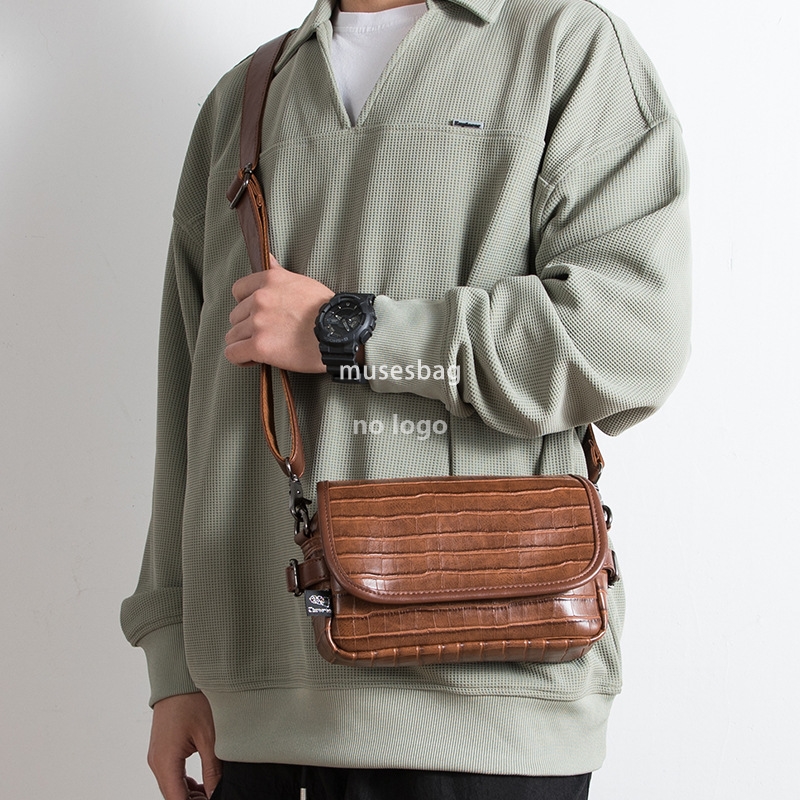 New men's casual shoulder bag crocodile print fashion trend small body bag soft leather clamshell mobile phone bag crossbody bag for men
