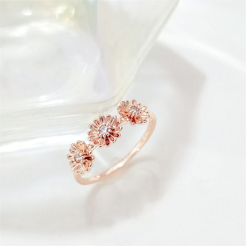 Designer ring copper inlaid zirconium sparkling ring high-class sense of hundred with flower ring finger ring female gold light luxury Mother's D