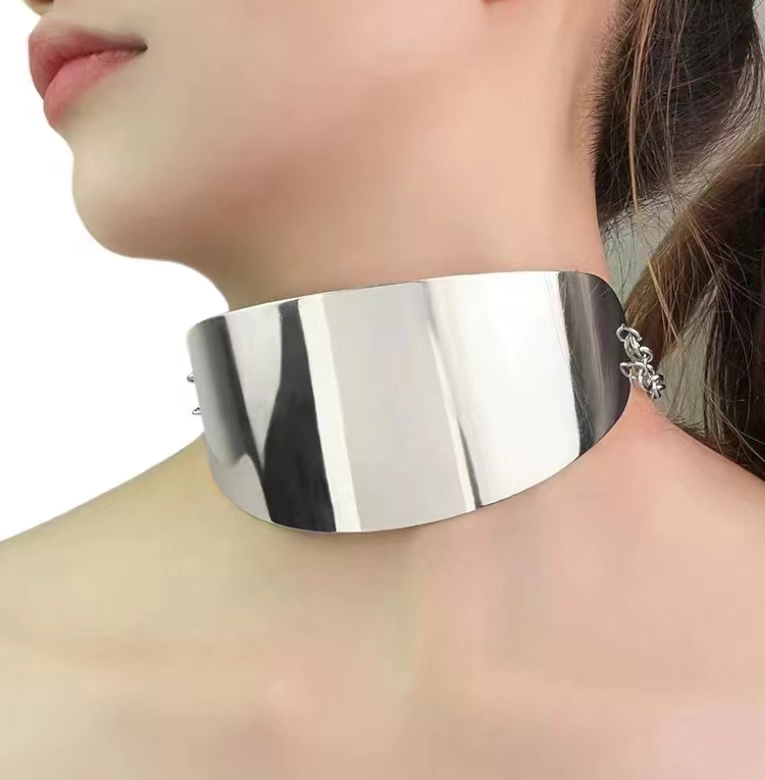 Necklace high-end accessories European and American cross-border hip-hop sweet and cool pendant necklace temperament metal necklace neckband