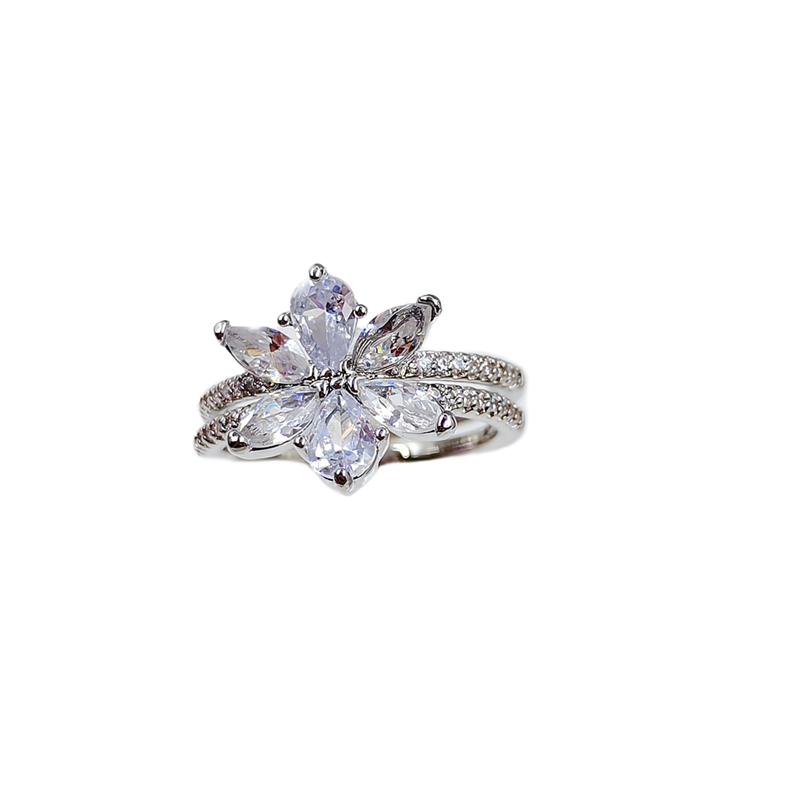 Love ring sparkling zirconium petal female engagement wedding ring fashion diamond temperament pair ring bracelet jewelry female suitable for any occa