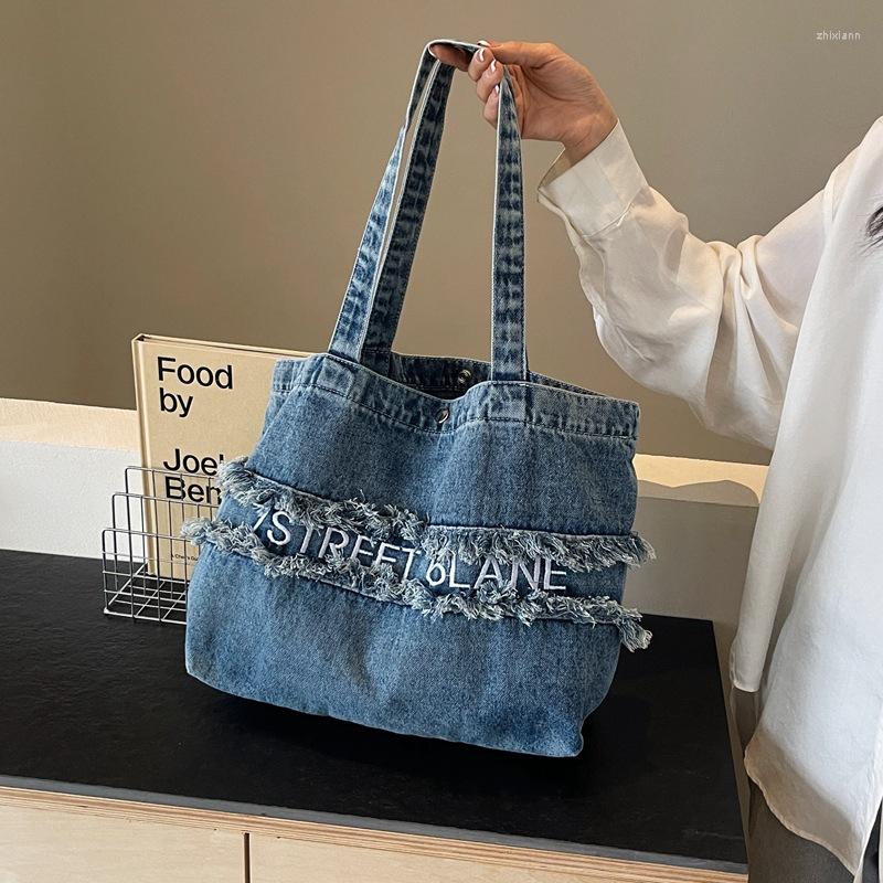 2025 fashion Totes American Style Vintage Embroidered Washed Denim Women's Large Capacity High-end Shoulder Summer Handbag For Women zhanyishengl