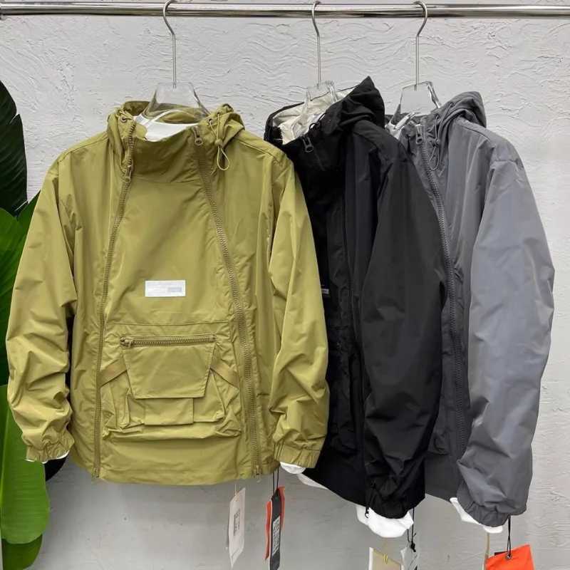 New Luxury Spring and Autumn Mens Jacket Fashion Double Zipper Hooded Outdoor Jacket Black Coat Pocket SweatshirtW240711