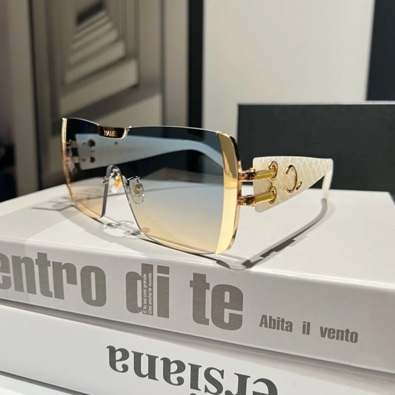 Big Metal Frame Designer Sunglasses for Women Fashion Eyewear Classic Over-sized Sun glasses with UV400 Protection mens shades