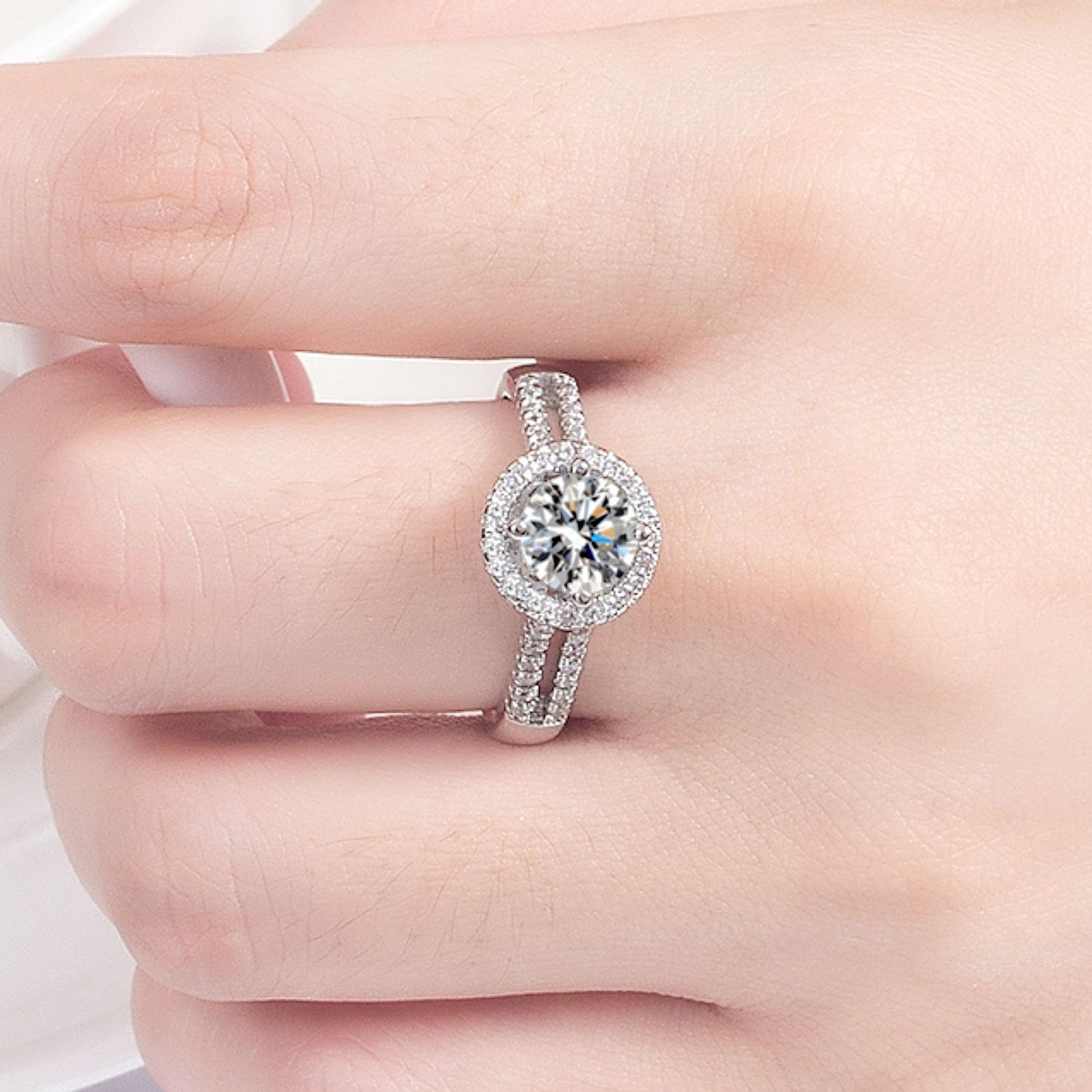 Sterg Sier Round Cut White Moissanite Eternity Wedding Ring for Women