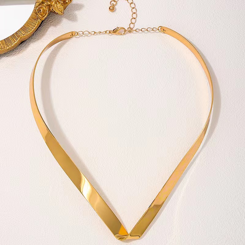 Stylish Elegant Tempered Metal Necklace Trendy European American Hip-Hop Jewelry