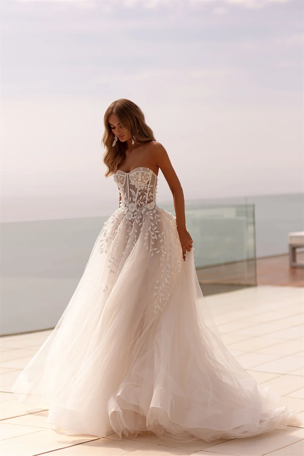 Classic A-e Women Wedding Sweetheart Neck Sleeveless Bridal Gowns 3D Appliques Sweep Train Dress Custom Made vestidos de novia