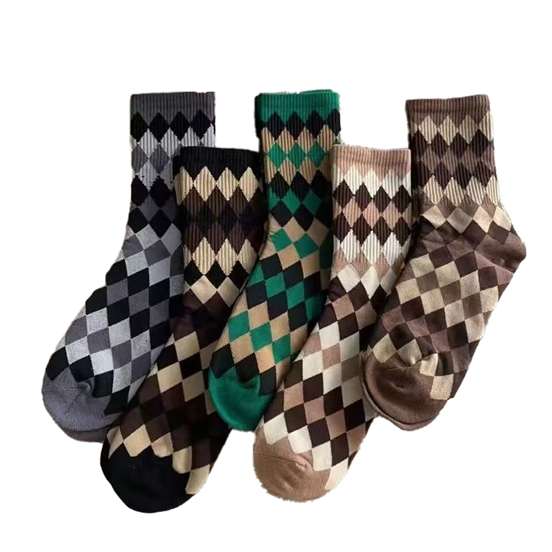 Ins Versatile Retro Diamond Design Mid-Tube Socks for Fall and Winter