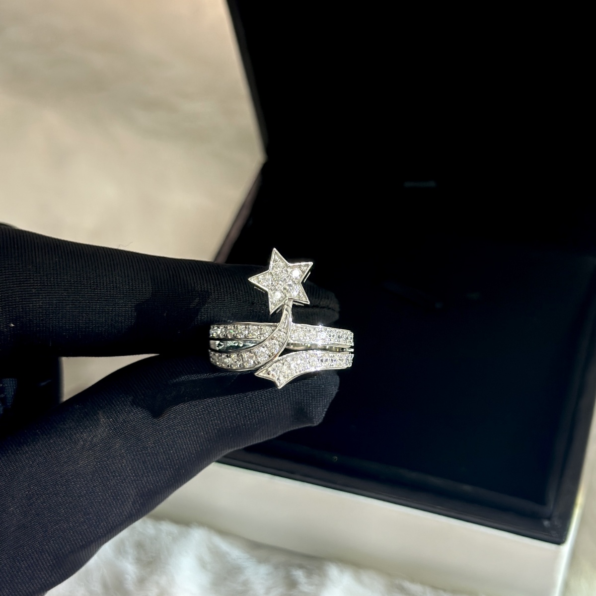 Love ring copper inlaid zirconium meteor comet ring double rows of diamonds activity stars light luxury wind hundred with sweet simple ring female