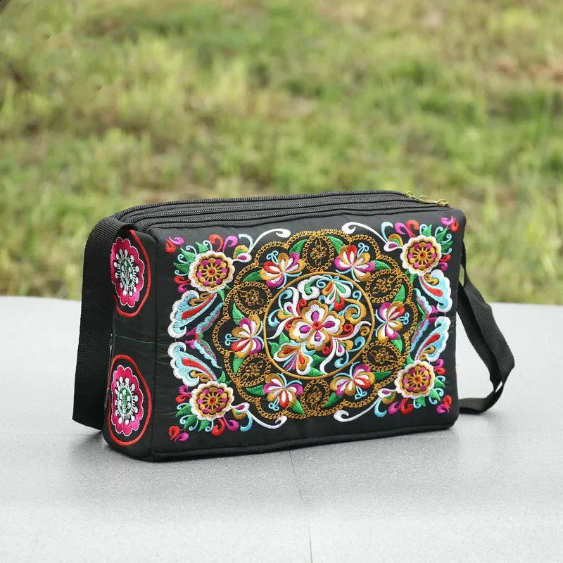 Womens embroidered cross body bag womens y large capacity handbag womens casual travel shoulder bag 240816