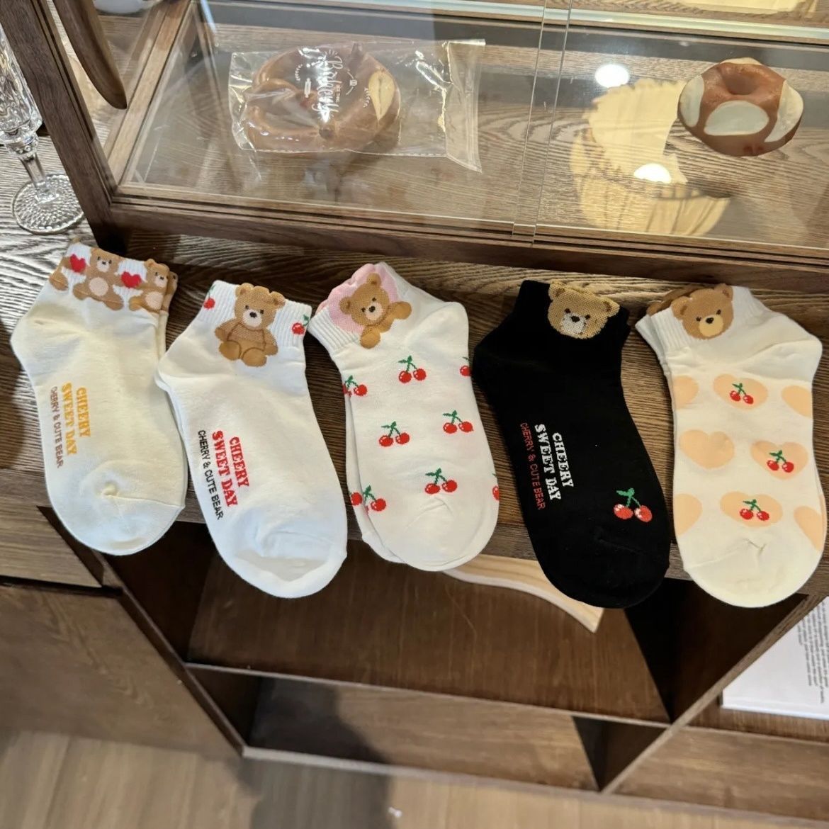 Trendy Women's Short Sock Set - Soft Cotton, Perfect Fit, Featuring Sweet Cartoon Bears Ideal for Seasonal Layering