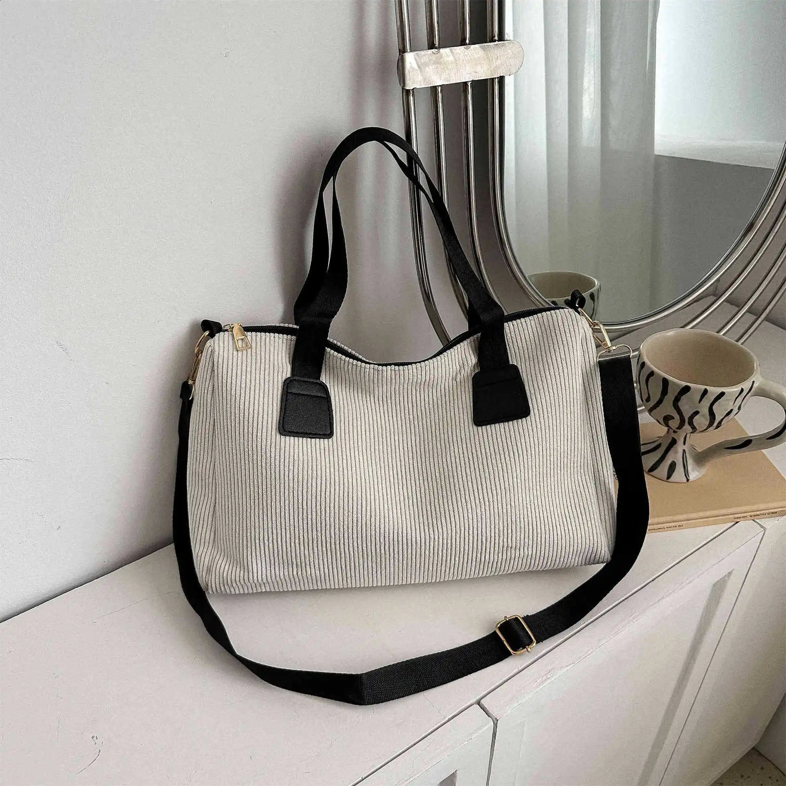 Corduroy Travel Duffle Bag Large Capacity Crossbody Casual Handbags For Sports Weekend Purses Women 240815