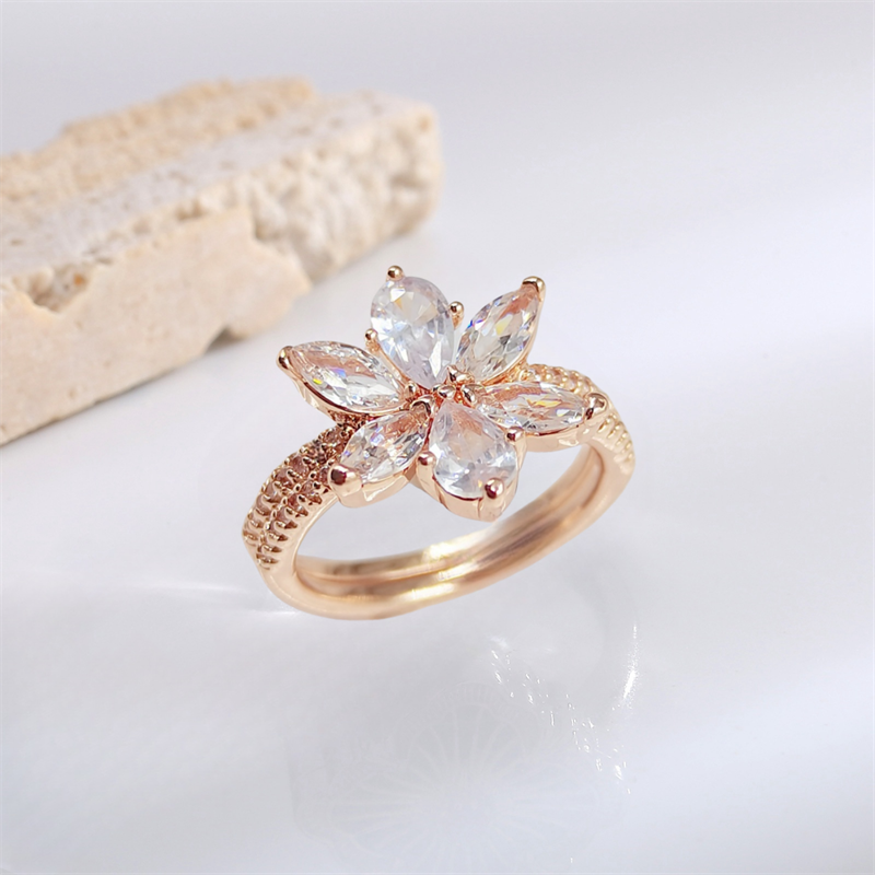 Love ring sparkling zirconium petal female engagement wedding ring fashion diamond temperament pair ring bracelet jewelry female suitable for any occa