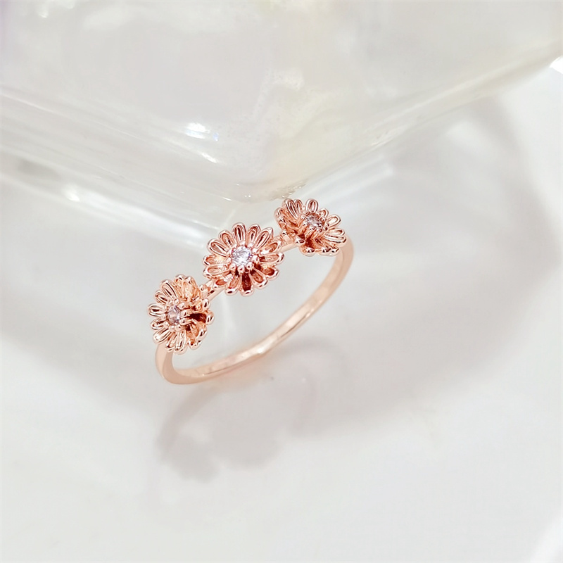 Designer ring copper inlaid zirconium sparkling ring high-class sense of hundred with flower ring finger ring female gold light luxury Mother's D
