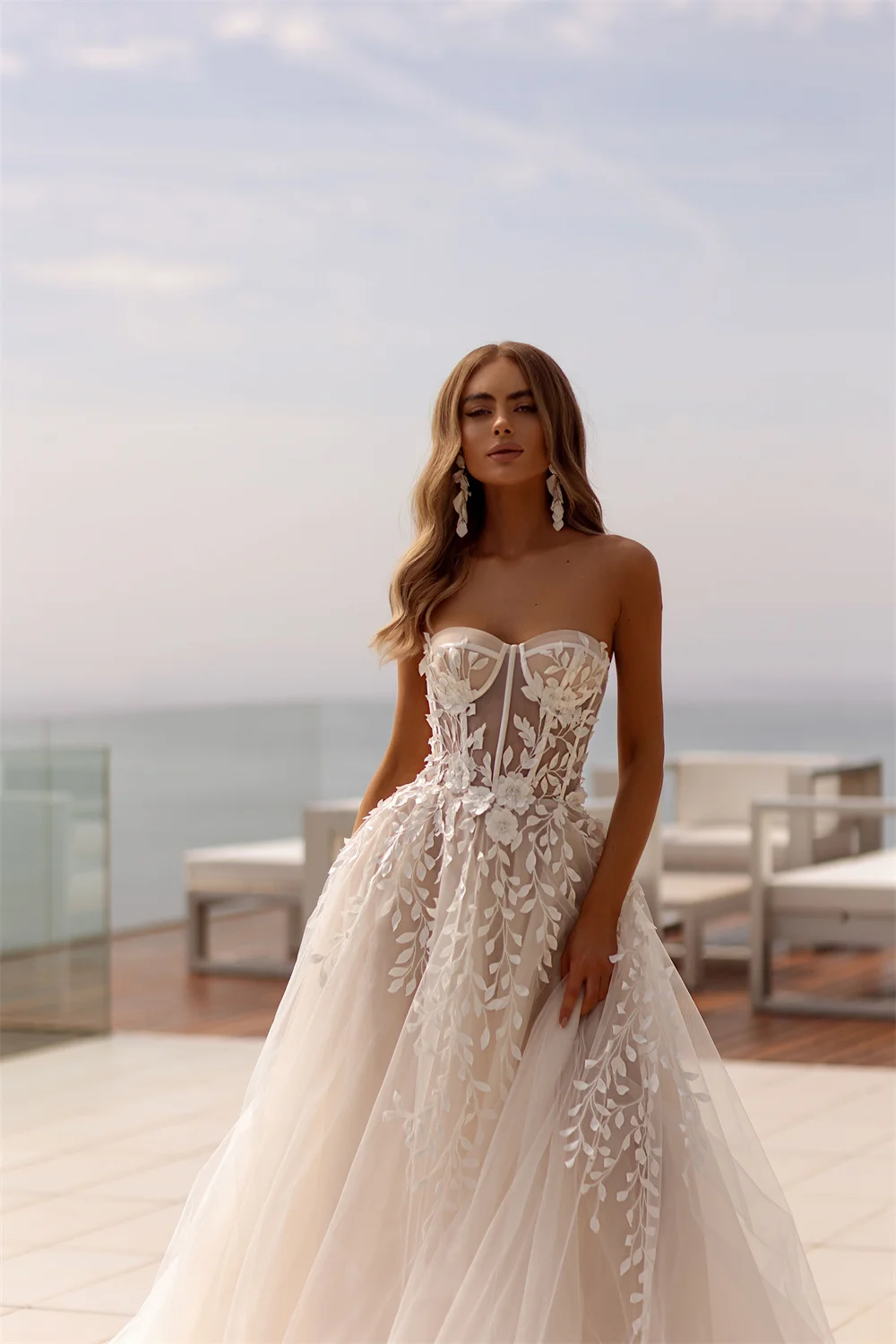 Classic A-e Women Wedding Sweetheart Neck Sleeveless Bridal Gowns 3D Appliques Sweep Train Dress Custom Made vestidos de novia