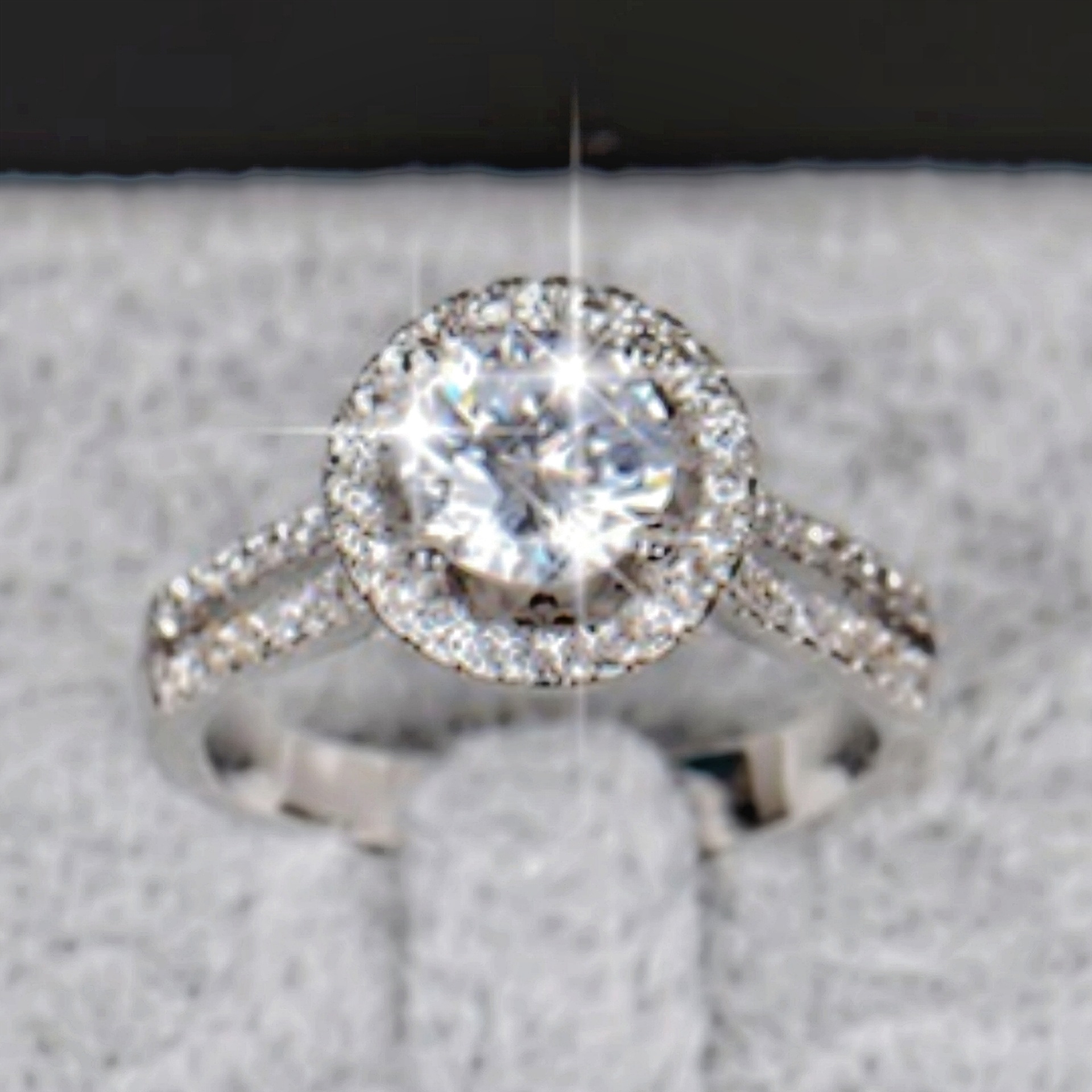 Sterg Sier Round Cut White Moissanite Eternity Wedding Ring for Women