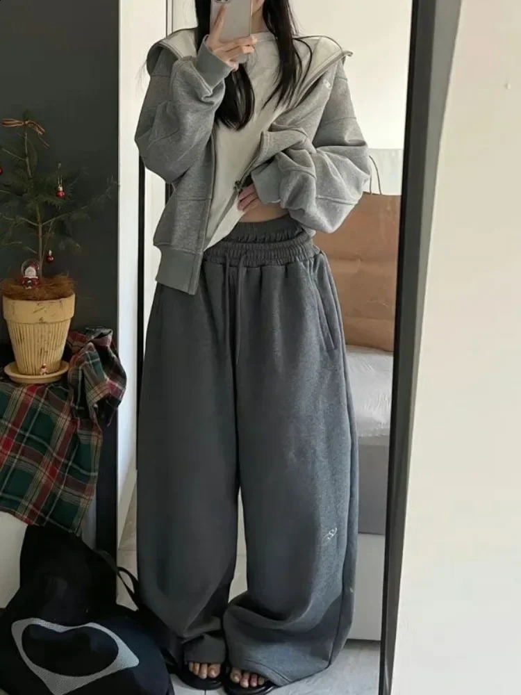 HOUZHOU Y2k Vintage Woman Baggy Sweatpants Joggers Oversized Korean Fashion Sports Pants Harajuku Streetwear Gyaru Kpop Trousers 240815