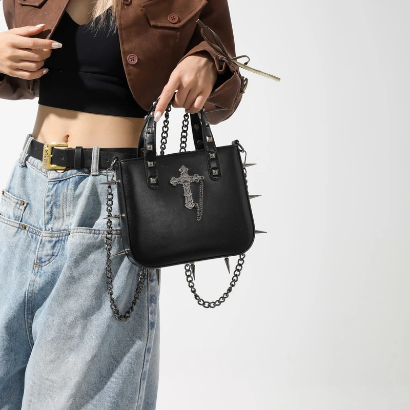 Personalized Fashion Dark Girl Punk Style Nail Rivet Cross Small Square Bag Chain Womens 240817