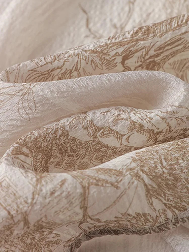 Womens short sleeved shirt silk retro print summer and fashionable spring 240814