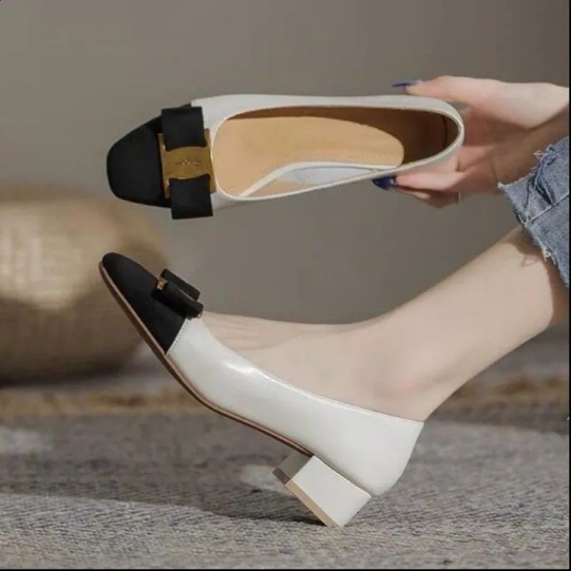 Classic Thick Heel Bow Metal Decoration Womens Pump Simple Square Scalp Leather Womens Single Shoes Fashion Dress Shoes Plus Size 42 240813