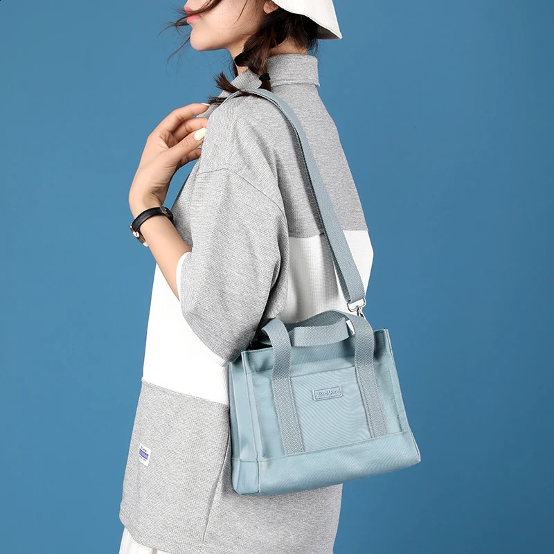 Fashionable and casual womens small handbag highquality durable canvas mini shoulder bag beautiful fashionable shopping phone for girls 240817