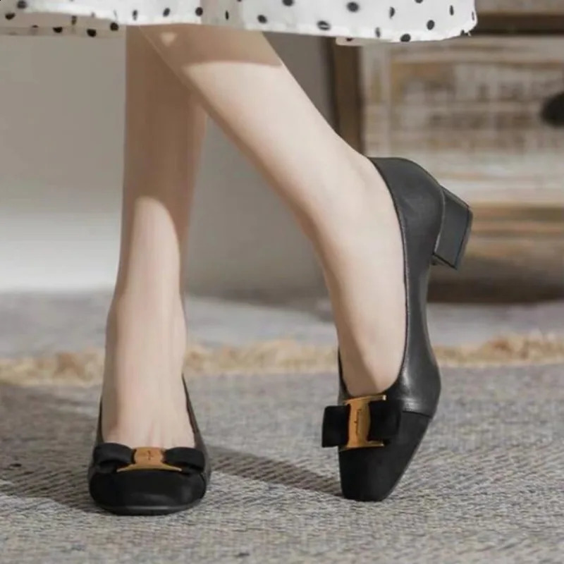 Classic Thick Heel Bow Metal Decoration Womens Pump Simple Square Scalp Leather Womens Single Shoes Fashion Dress Shoes Plus Size 42 240813