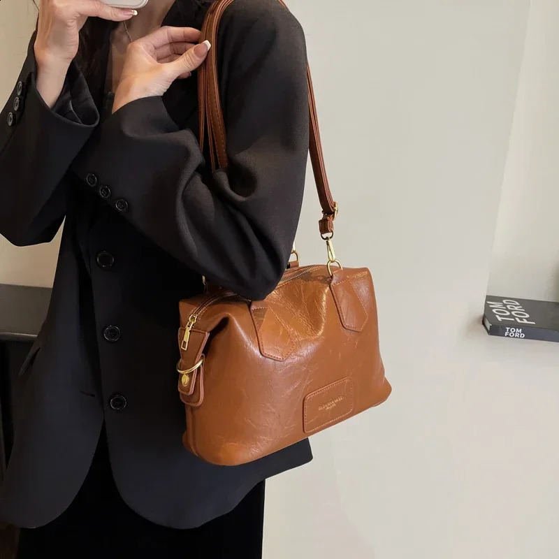 Light y PU Solid Soft TopHandle Bags for Women Interior Slot Pocket Casual Fashion Womens Tote Bag Bolsos De w240817