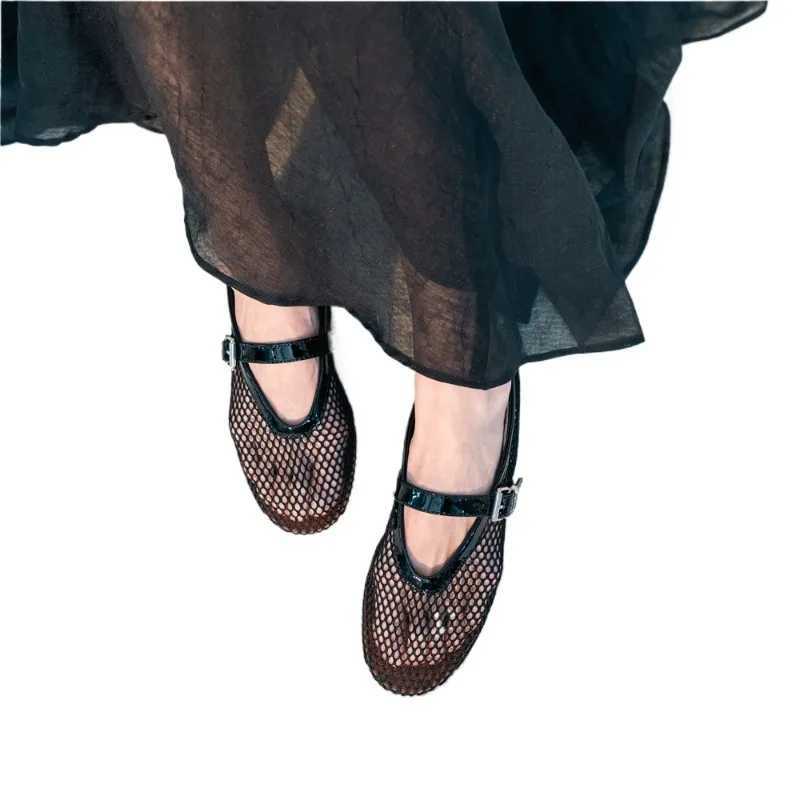 2024 Summer Mesh Hollow Sandals Women Flats Shallow New Beach Shoes Comfort Retro Female Flat Shoes 36-43 Women Sandals CL240806