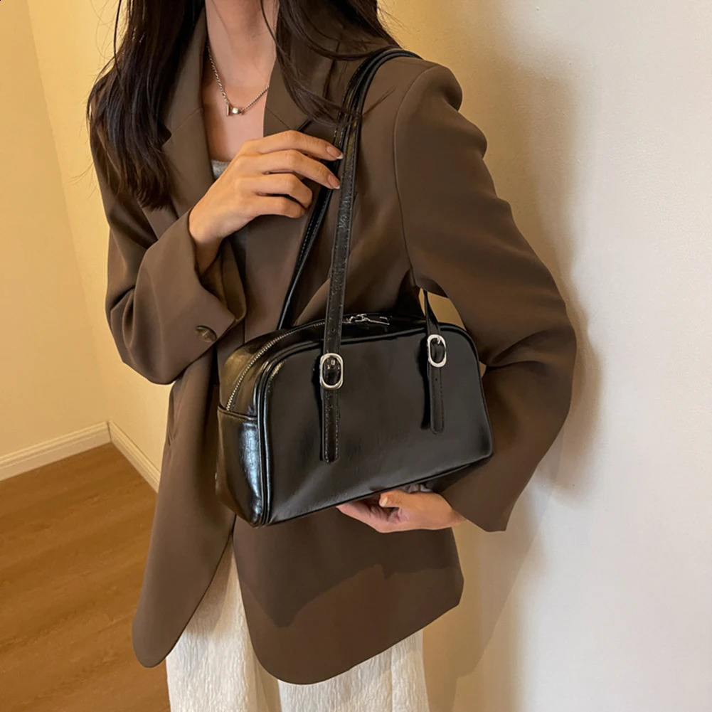 Womens shoulder bag solid color Boston with adjustable strap fashionable handbag suitable for work shopping and travel 240817