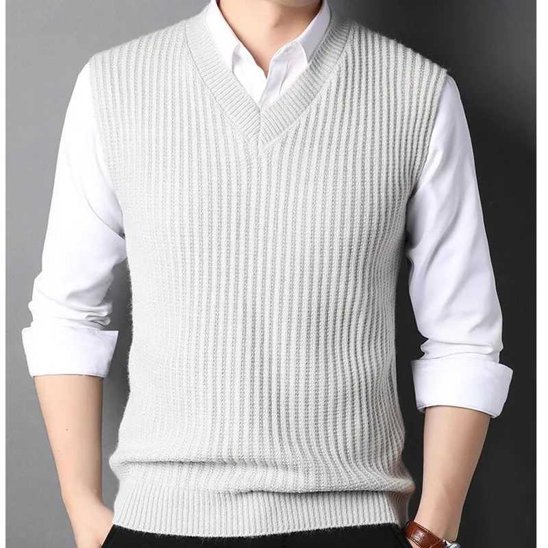 2024 Sweater Vest Men Plus Size S-4XL Spring Autumn Oversize Mens Vests Solid Simple All-match V-neck Couples Retro Khaki SoftXJ241221