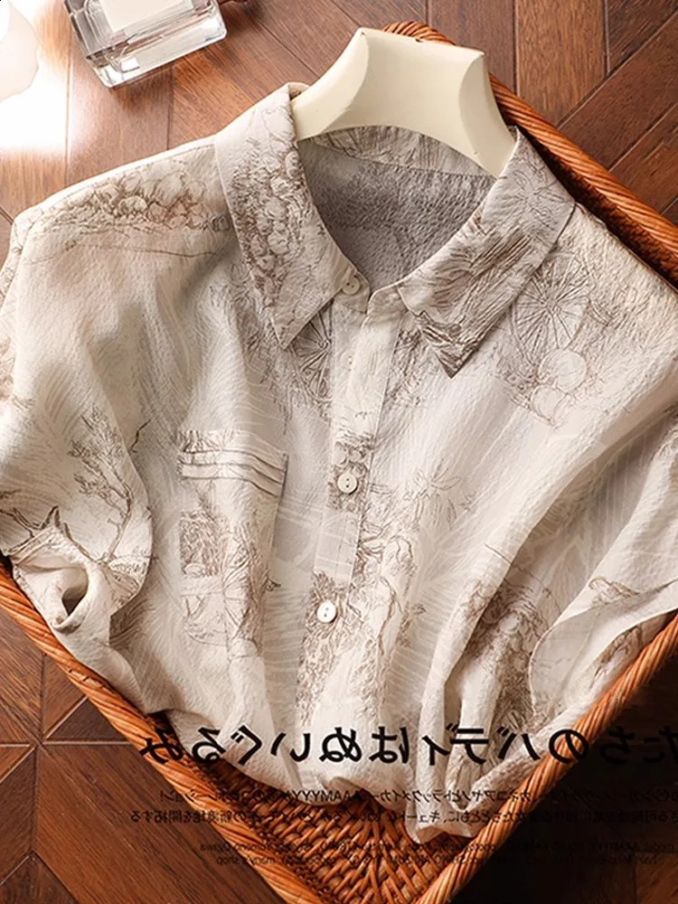 Womens short sleeved shirt silk retro print summer and fashionable spring 240814