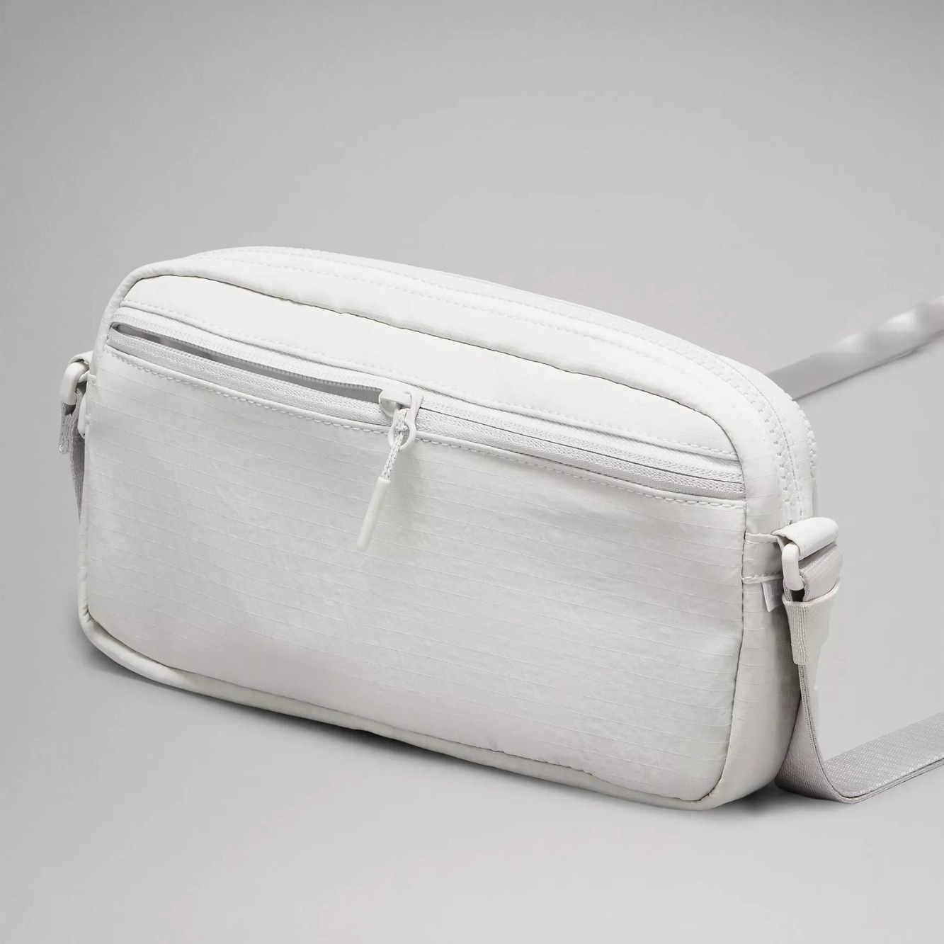 2025--Multi-pocket crossbody Single shoulder messenger Light portable small Fashion multi-functional sports bag webbing tote Bags
