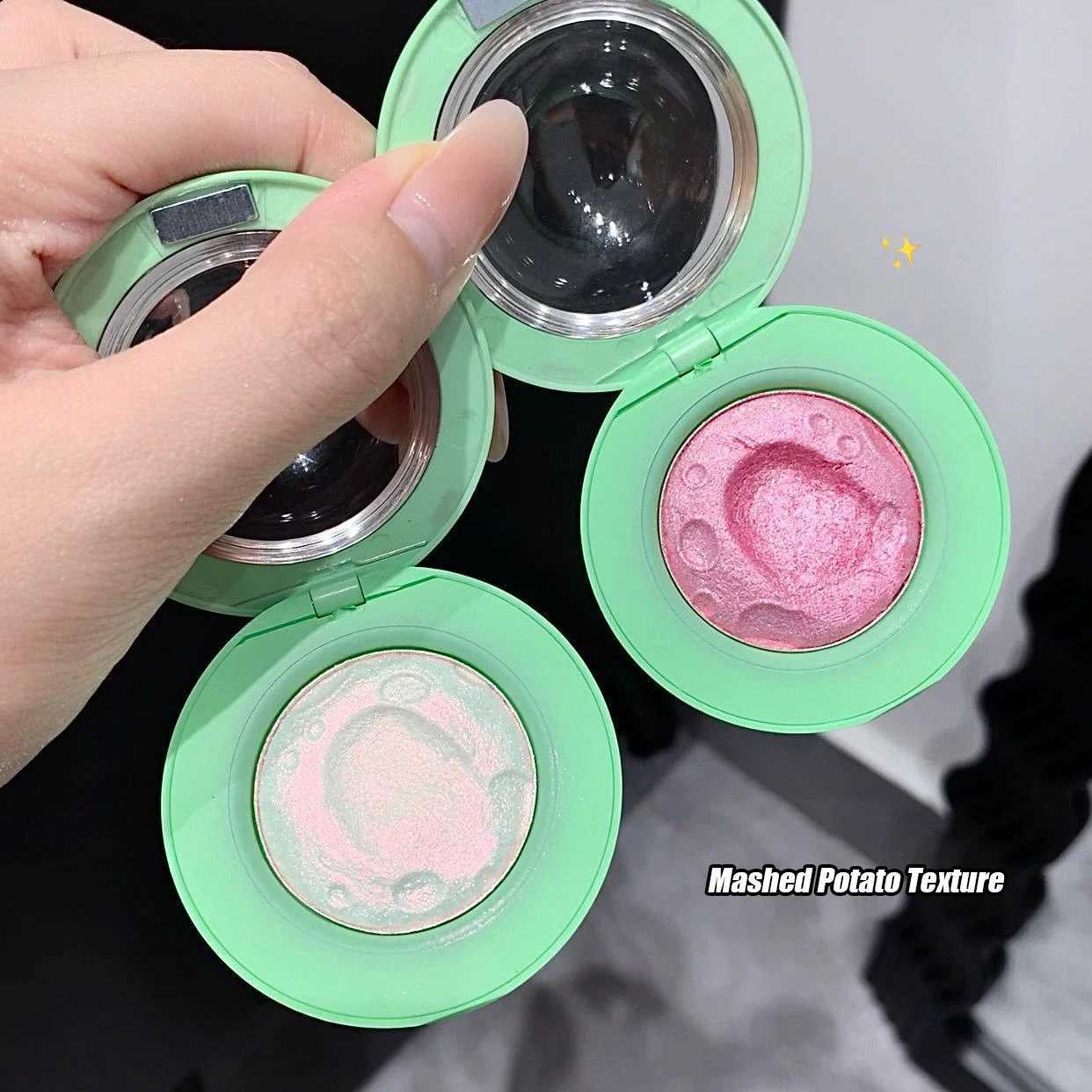 4 Colors Planet Highlighter Powder High Gloss Face Body Brightening Contour Natural White Pink Mashed Potato Eyeshadow Makeup Y240816