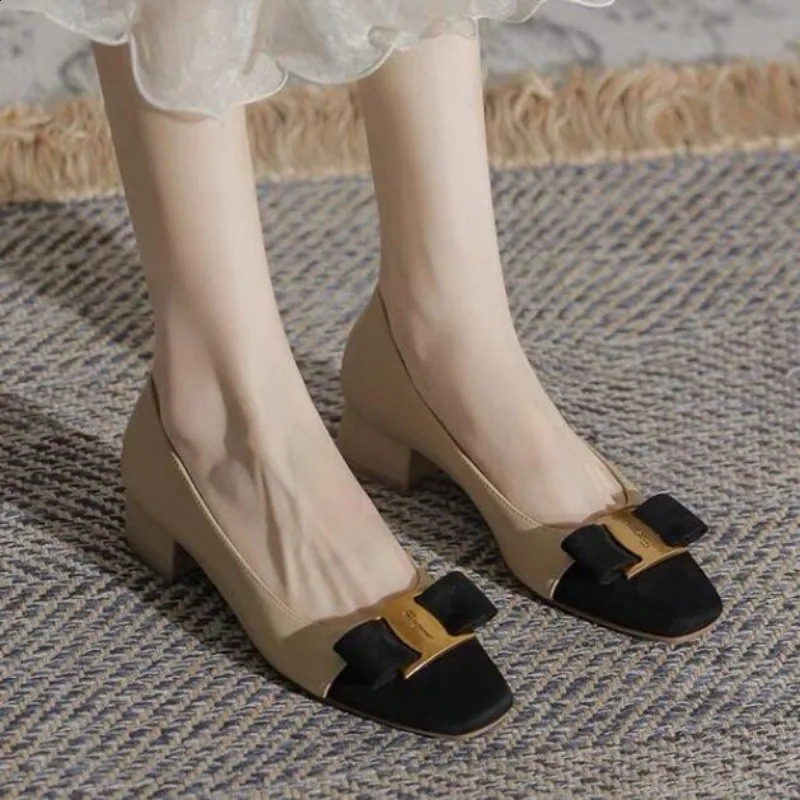 Classic Thick Heel Bow Metal Decoration Womens Pump Simple Square Scalp Leather Womens Single Shoes Fashion Dress Shoes Plus Size 42 240813