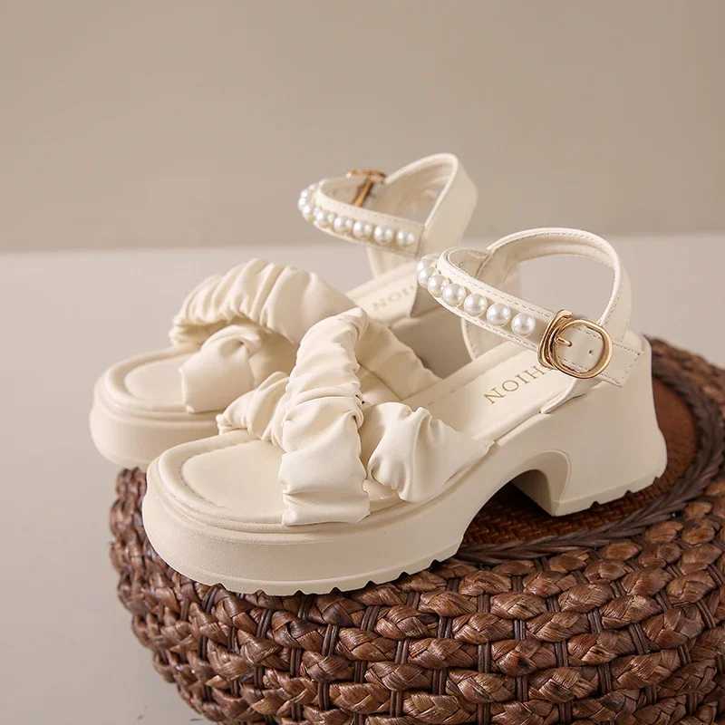 2024 Summer New Open Toe Pearl Button Strap Thick Sole Waterproof Platform Sandals for Women Thick Sole Shoes for Womens CI240806