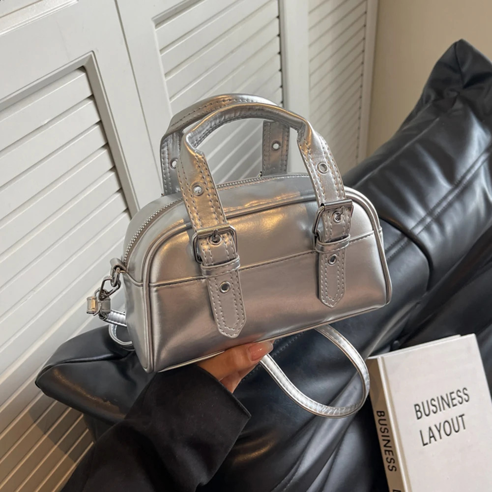 Retro Red Womens Backpack Stray Bag Patent Leather Multi Pocket y ner Handbag Shoulder 240724