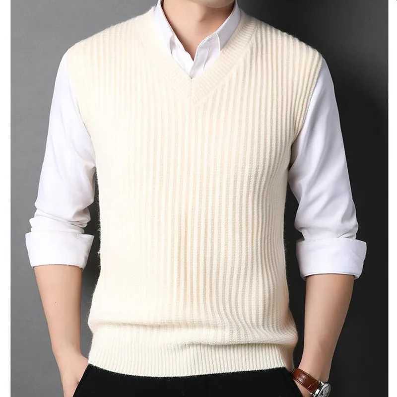 2024 Sweater Vest Men Plus Size S-4XL Spring Autumn Oversize Mens Vests Solid Simple All-match V-neck Couples Retro Khaki SoftXJ241221