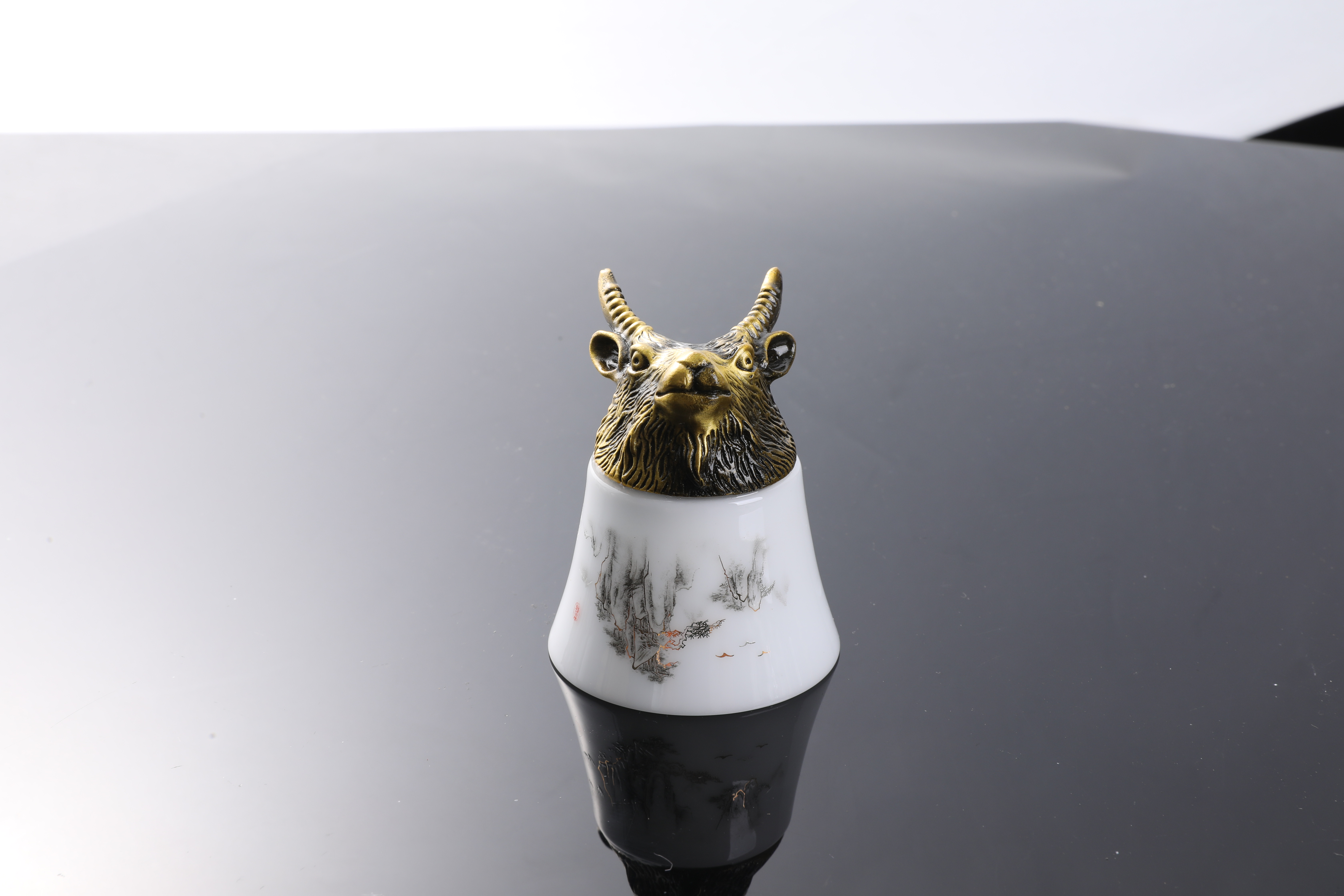 Hot twelve zodiac wine glasses light luxury ceramic wine separator white wine cup