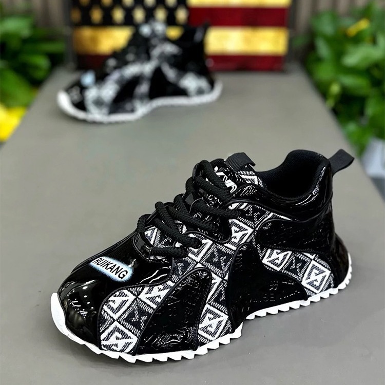 Men's patchwork thick soled height increasing casual sports shoes