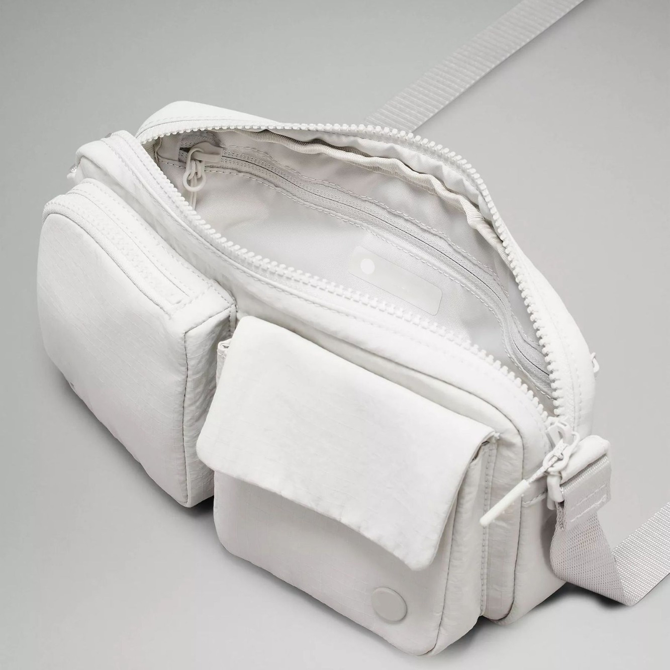 2025--Multi-pocket crossbody Single shoulder messenger Light portable small Fashion multi-functional sports bag webbing tote Bags