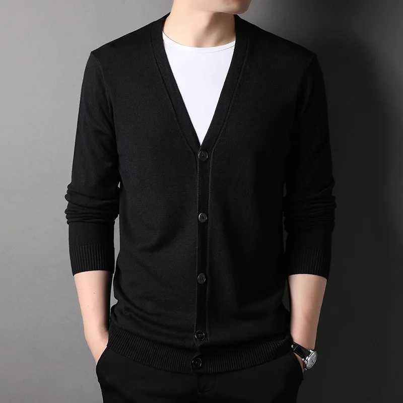 New Spring Autumn Knitted Cardigan Men Solid Color V Neck Slim Fit Sweater Coat Fashion Casual Single Breasted Cardigan Sweaters XJ250805