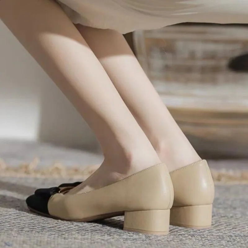 Classic Thick Heel Bow Metal Decoration Womens Pump Simple Square Scalp Leather Womens Single Shoes Fashion Dress Shoes Plus Size 42 240813