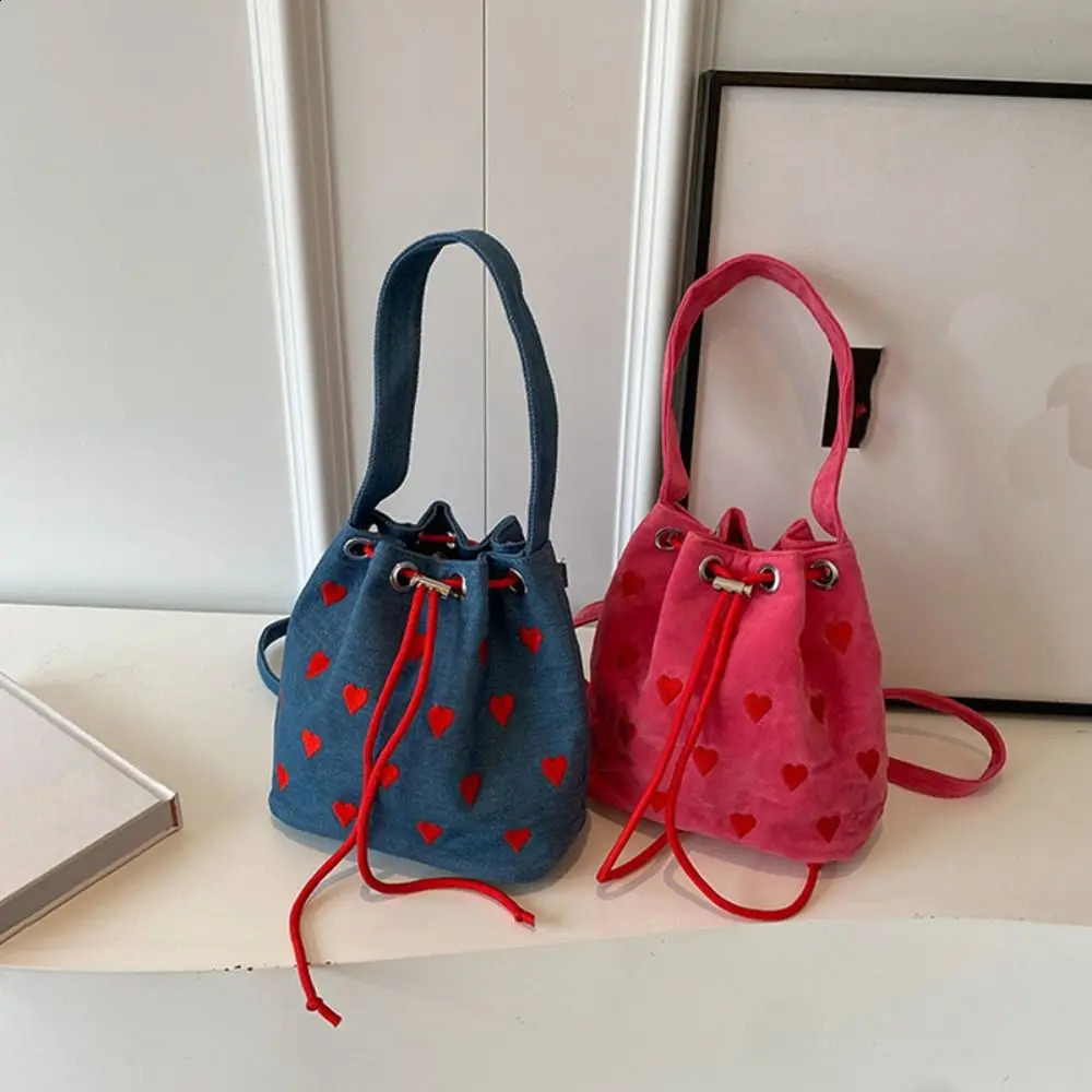 Fashionable Denim Style Shoulder Bag Cute Heartshaped Patterns Printed Crossbody Large Capacity Ladies Reusable Bags y240816