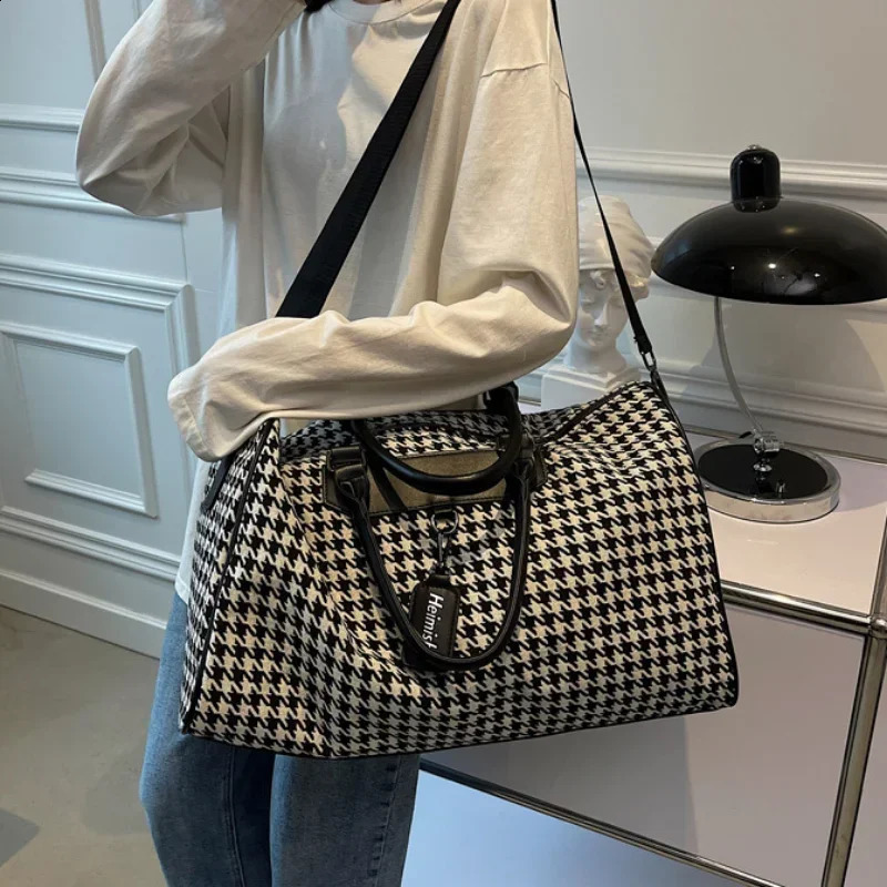 Travel luggage large capacity womens fitness bag dry and wet handbag female er weekend travel bag 240816