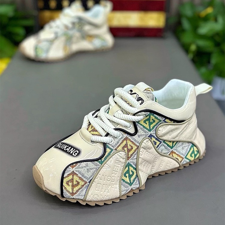 Men's patchwork thick soled height increasing casual sports shoes
